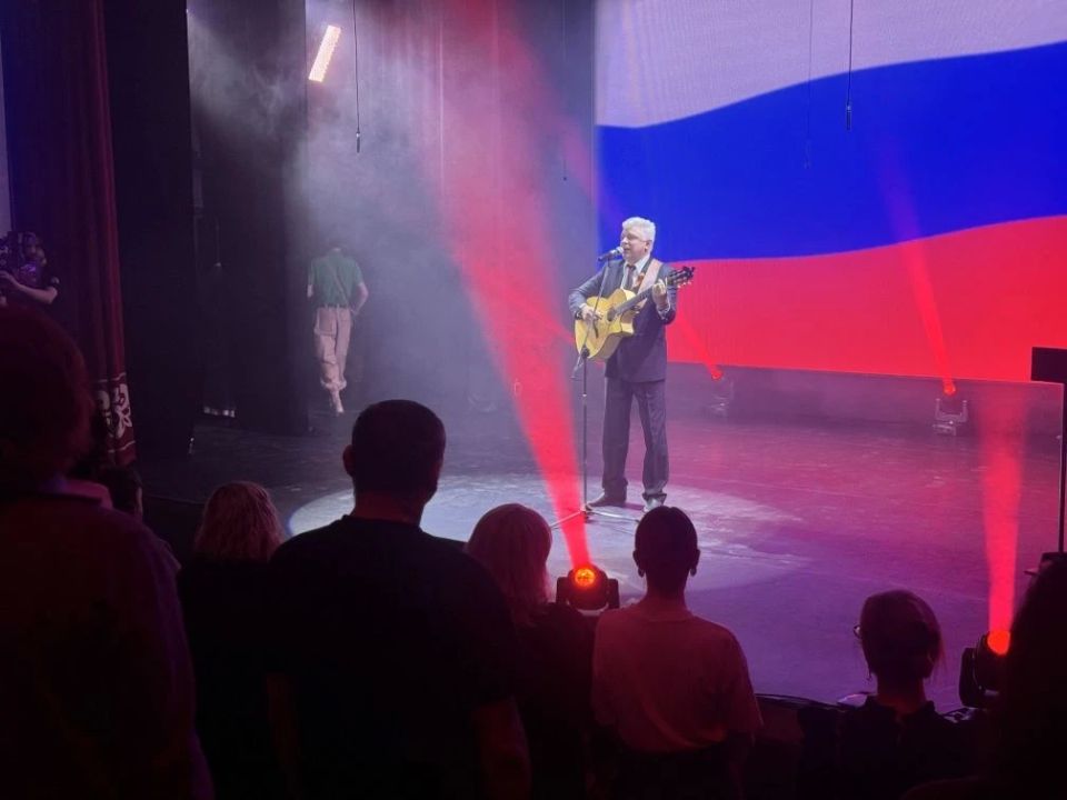 В Центре национальных культур состоялся торжественный концерт «Помню! Люблю! Живу!», приуроченный к празднованию Дня Победы В Центре национальных культур состоялся торжественный концерт «Помню! Люблю! Живу!», приуроченный к празднованию Дня Победы