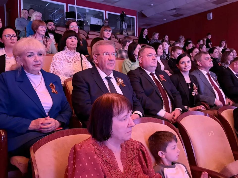 В Центре национальных культур состоялся торжественный концерт «Помню! Люблю! Живу!», приуроченный к празднованию Дня Победы В Центре национальных культур состоялся торжественный концерт «Помню! Люблю! Живу!», приуроченный к празднованию Дня Победы