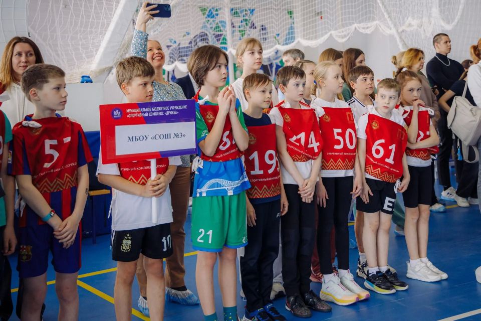 На базе спортивного комплекса «Дружба» города Ханты-Мансийск прошёл Фестиваль Всероссийского физкультурно-спортивного комплекса «Готов к труду и обороне» среди школьников 8–11 лет На базе спортивного комплекса «Дружба» города Ханты-Мансийск прошёл Фестиваль Всероссийского физкультурно-спортивного комплекса «Готов к труду и обороне» среди школьников 8–11 лет