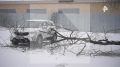 Снег и мощный ветер охватили ХМАО — поступают сообщения об отключении электроэнергии, введено ограничение на движение всех видов транспорта, сообщил губернатор региона