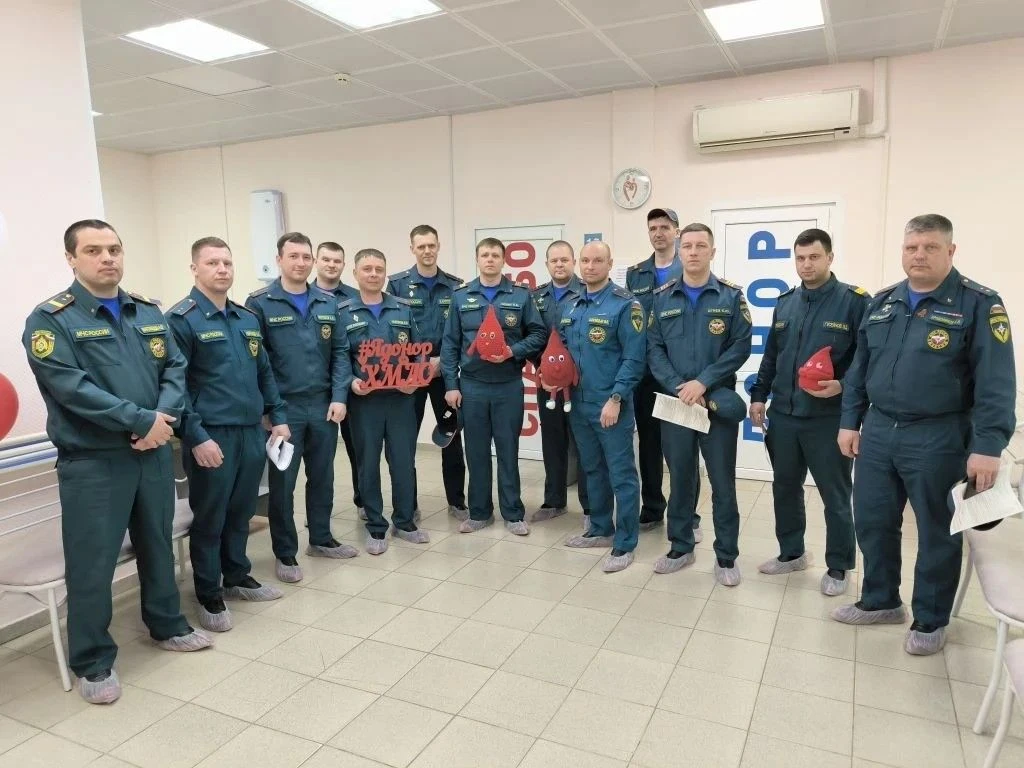 Пожарные Нижневартовска сдали кровь для пополнения донорского резерва