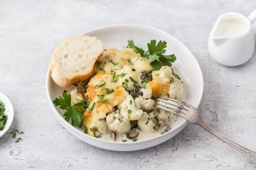 Цветная капуста под сливочно-грибным соусом: легкость и вкус на вашем столе