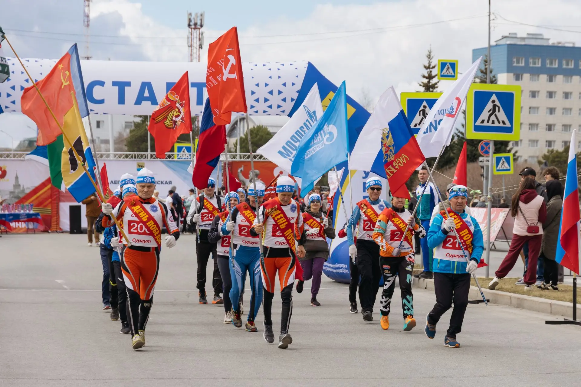 Более 500 человек вышли на забег в рамках легкоатлетической эстафеты, посвящённой 81-й годовщине Великой Победы Более 500 человек вышли на забег в рамках легкоатлетической эстафеты, посвящённой 81-й годовщине Великой Победы