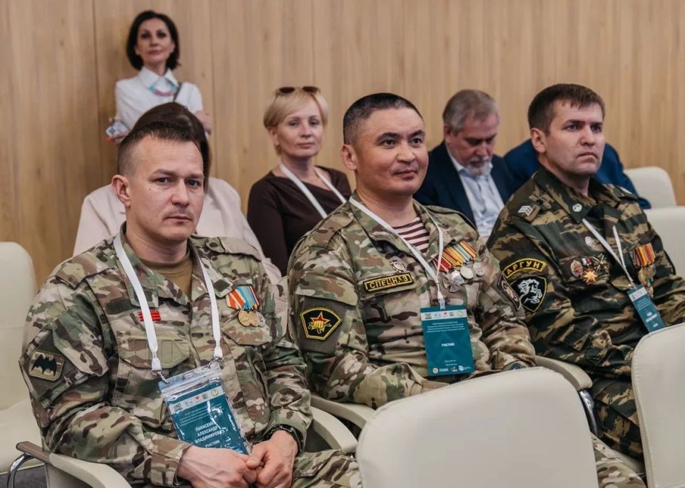 Психологическую помощь ветеранам СВО обсудили в Югре Психологическую помощь ветеранам СВО обсудили в Югре
