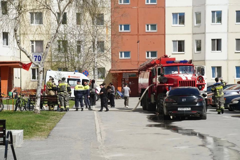В Лангепасе огнеборцы ликвидировали пожар в многоквартирном доме В Лангепасе огнеборцы ликвидировали пожар в многоквартирном доме