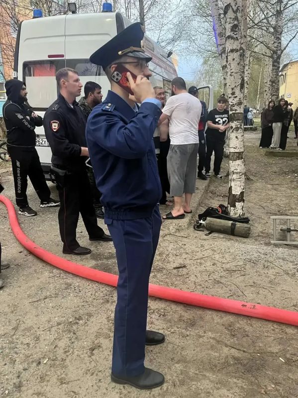 Прокуратура г. Пыть-Яха организовала проверку по факту пожара в многоквартирном доме, в результате которого погиб 1 человек