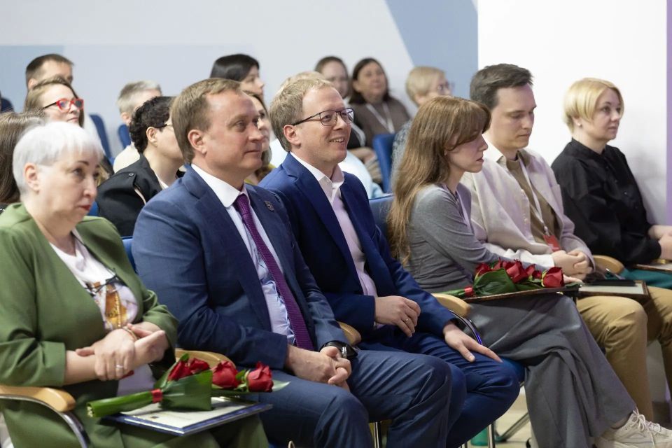 Сургутский бизнес-форум объединил более 200 предпринимателей Сургутский бизнес-форум объединил более 200 предпринимателей