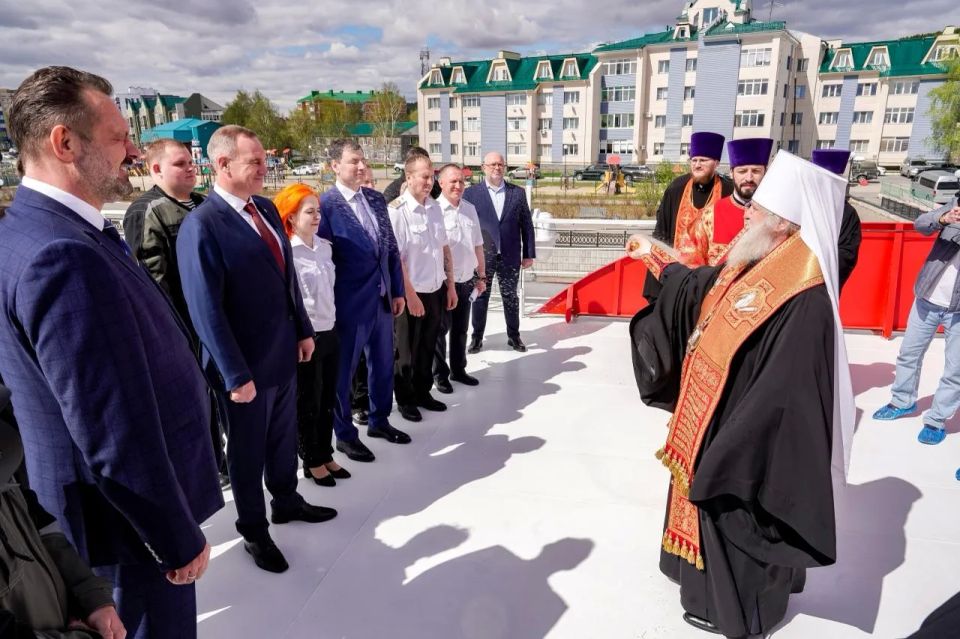 Новая югорская плавполиклиника отправилась в первый рейс Новая югорская плавполиклиника отправилась в первый рейс