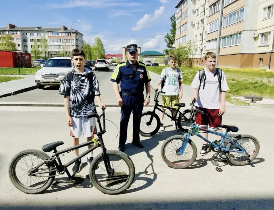 Госавтоинспекция Югры усиливает меры по профилактике дорожно-транспортных происшествий с участием детей Госавтоинспекция Югры усиливает меры по профилактике дорожно-транспортных происшествий с участием детей