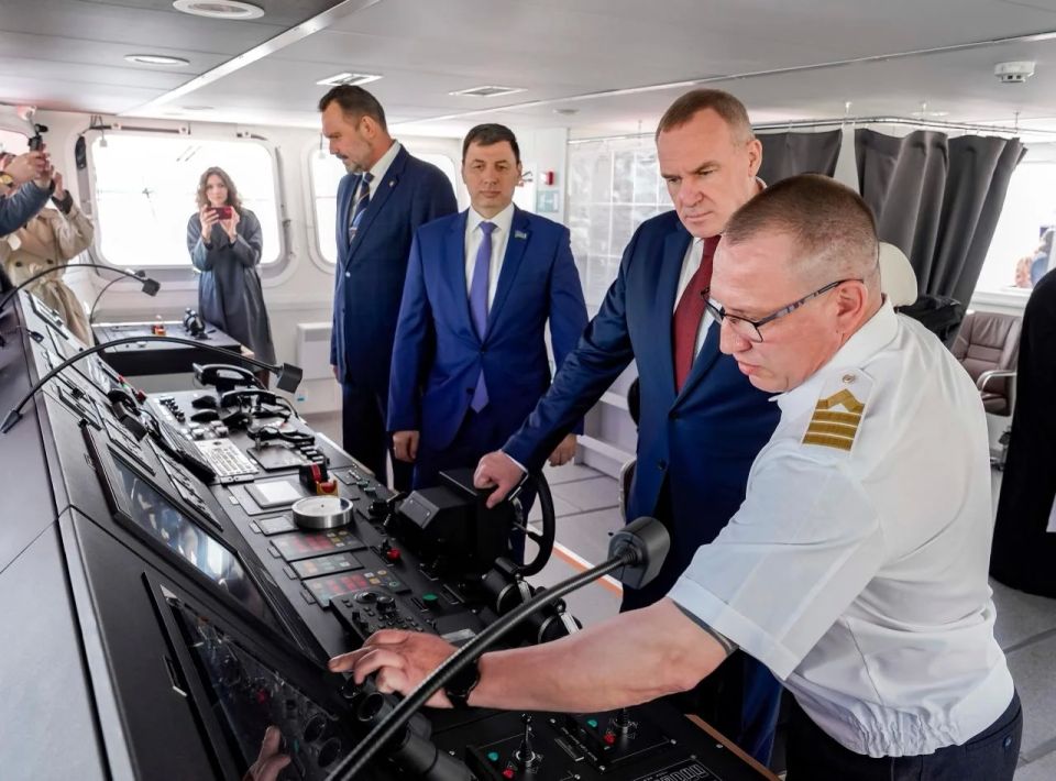 Новая югорская плавполиклиника отправилась в первый рейс Новая югорская плавполиклиника отправилась в первый рейс