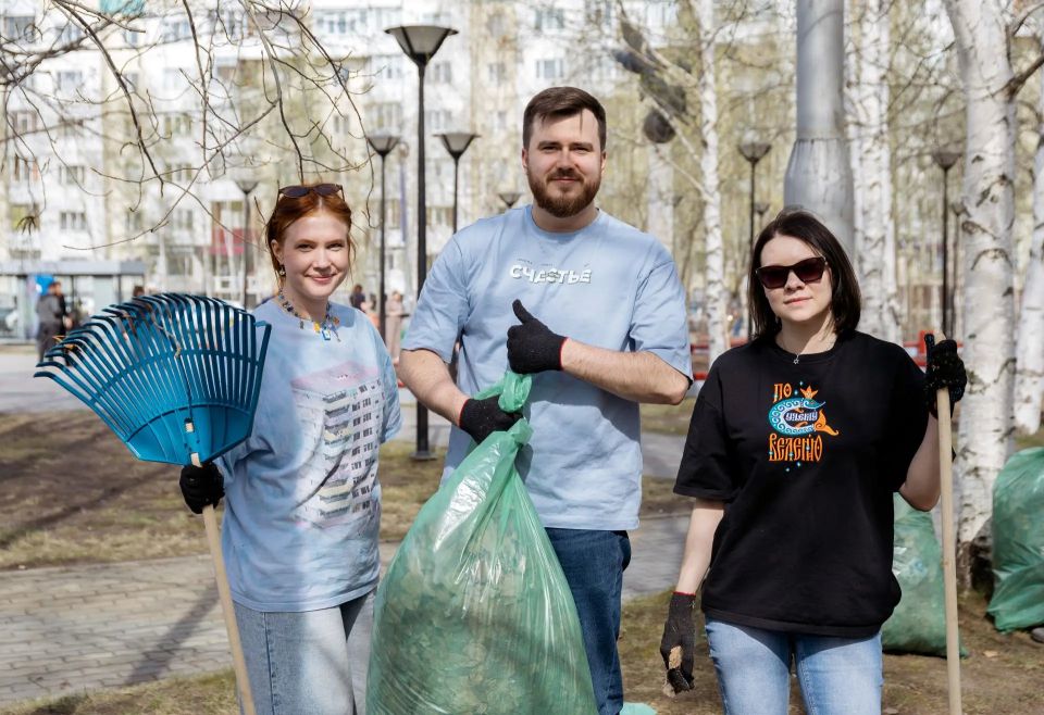 С заботой о городе: в Сургуте начались городские субботники