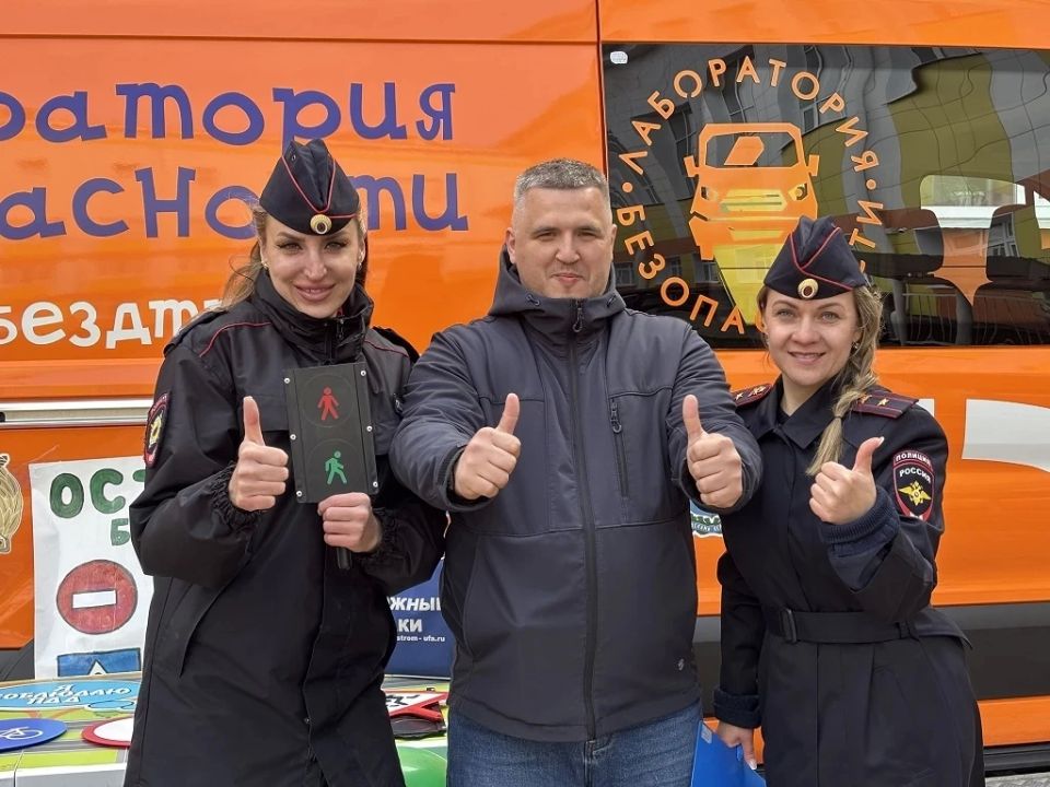 Госавтоинспекция и Общественный совет напомнили школьникам Югры о безопасности на дорогах Госавтоинспекция и Общественный совет напомнили школьникам Югры о безопасности на дорогах