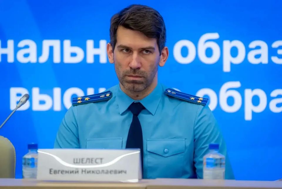 Не запрещать, а разговаривать: в Югре обсудили работу со студентами Не запрещать, а разговаривать: в Югре обсудили работу со студентами