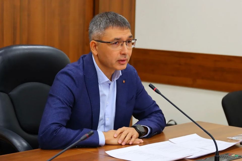 В Ханты-Мансийске полицейские вместе с общественниками проводят встречи в трудовых коллективах по профилактике мошенничества В Ханты-Мансийске полицейские вместе с общественниками проводят встречи в трудовых коллективах по профилактике мошенничества
