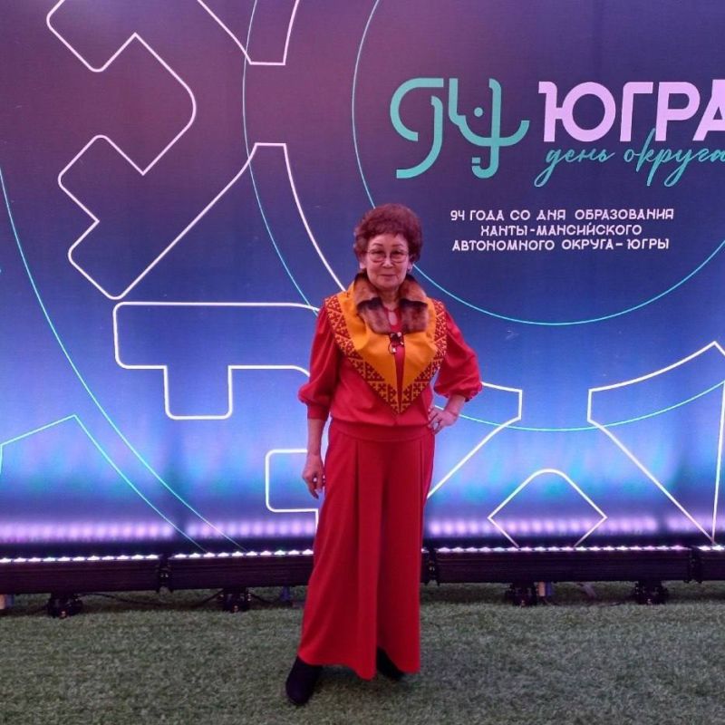 Сила традиций: мастерица из Югры уже тридцать лет создает уникальную национальную одежду Сила традиций: мастерица из Югры уже тридцать лет создает уникальную национальную одежду
