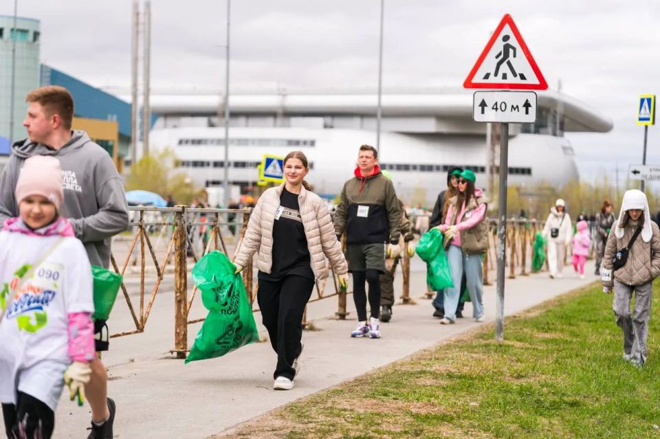Участники экозабега в Ханты-Мансийске собрали 7 кубометров мусора за час Участники экозабега в Ханты-Мансийске собрали 7 кубометров мусора за час