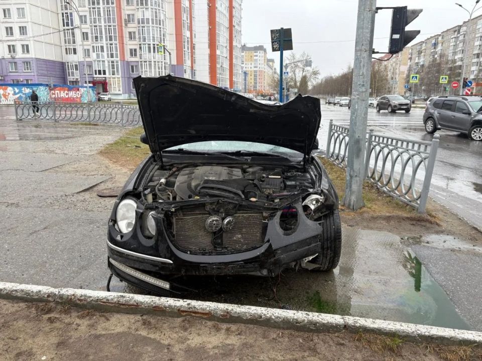 Стали известны детали ДТП на перекрестке у Флагмана Стали известны детали ДТП на перекрестке у Флагмана