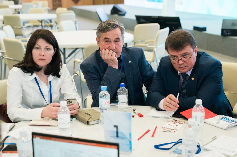 Губернатор Югры наградил предпринимателей, которые поддерживают социальные инициативы Губернатор Югры наградил предпринимателей, которые поддерживают социальные инициативы