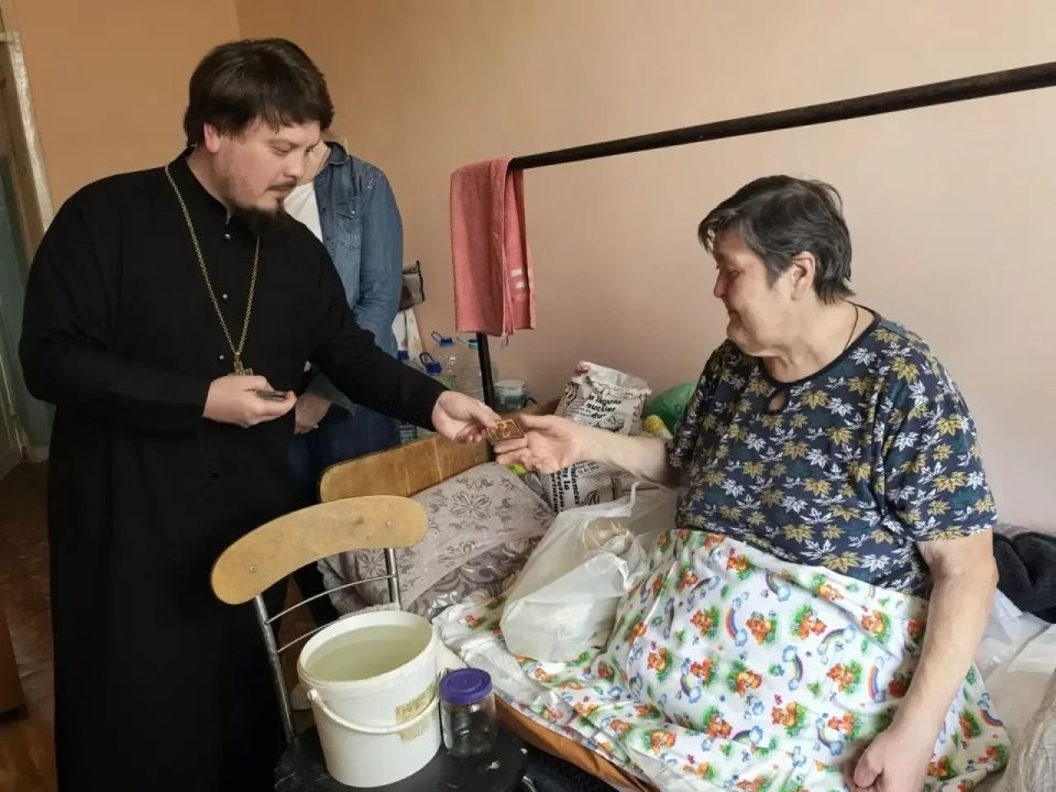Священник из Ханты-Мансийска трудился в Патриаршей гуманитарной миссии в Горловке Священник из Ханты-Мансийска трудился в Патриаршей гуманитарной миссии в Горловке