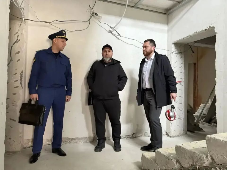 Прокурор Нижневартовского района проинспектировал выполнение работ по капитальному ремонту социально-значимых объектов на территории г. Покачи Прокурор Нижневартовского района проинспектировал выполнение работ по капитальному ремонту социально-значимых объектов на территории г. Покачи