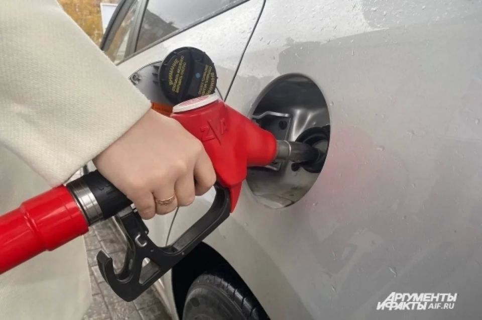 В Сургуте цена на бензин АИ-95 выросла на 9,60 рублей за литр