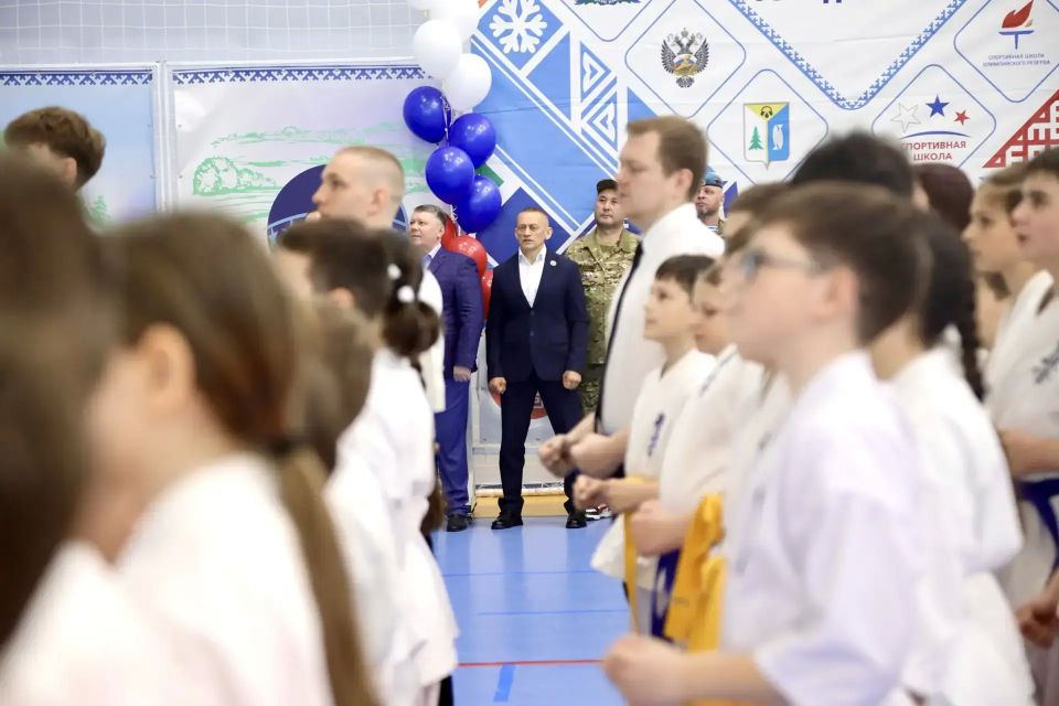 В ресурсном центре «ДоброДом» продолжается работа по плетению маскировочных сетей для участников специальной военной операции В ресурсном центре «ДоброДом» продолжается работа по плетению маскировочных сетей для участников специальной военной операции