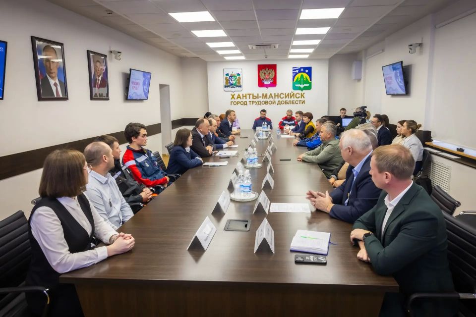 Лучшие профессионалы Ханты-Мансийска получили заслуженные награды Лучшие профессионалы Ханты-Мансийска получили заслуженные награды