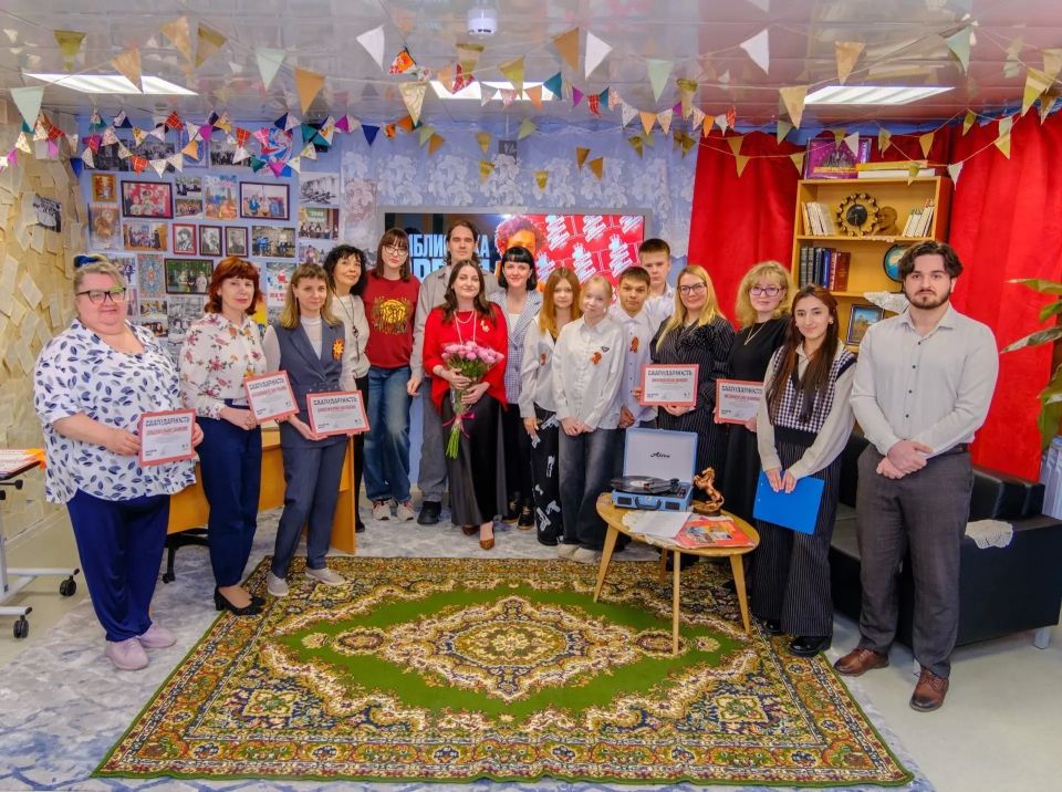 Дорогие работники библиотек Нижневартовска! Сердечно поздравляю со Всероссийским днём библиотек! Дорогие работники библиотек Нижневартовска! Сердечно поздравляю со Всероссийским днём библиотек!