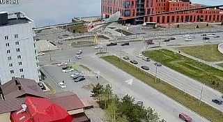 А вот и момент утренней аварии на перекрёстке улиц Чапаева и Пикмана с камер видеонаблюдения