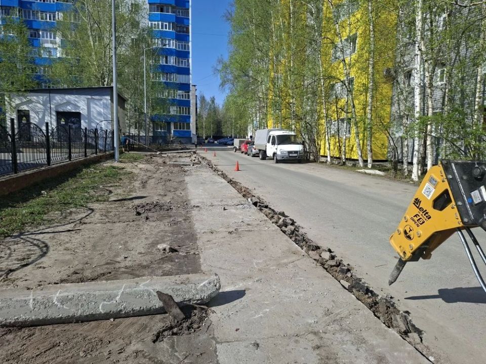 В Нижневартовске стартовала дорожная кампания 2026 года В Нижневартовске стартовала дорожная кампания 2026 года