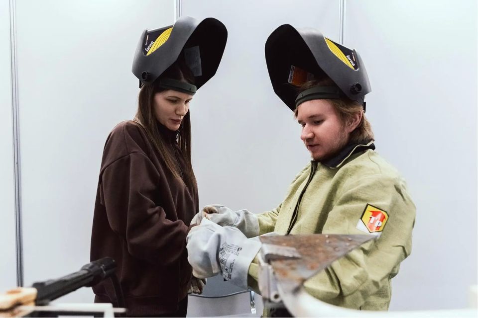Вакансии компаний со всей страны представили на ярмарке трудоустройства в Югре Вакансии компаний со всей страны представили на ярмарке трудоустройства в Югре