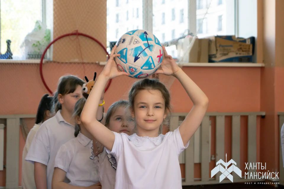Выбираем здоровое будущее. Воспитанники школы № 3 приняли участие в спортивной игровой программе «Ни минутки не ленись, к спорту с «Октябрем» стремись!» в рамках антинаркотической акции «#ЯВыбираюБудущее» Выбираем здоровое будущее. Воспитанники школы № 3 приняли участие в спортивной игровой программе «Ни минутки не ленись, к спорту с «Октябрем» стремись!» в рамках антинаркотической акции «#ЯВыбираюБудущее»