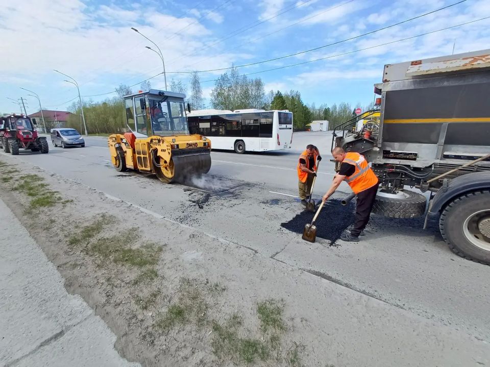В Нижневартовске стартовала дорожная кампания 2026 года В Нижневартовске стартовала дорожная кампания 2026 года