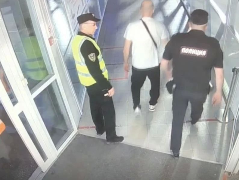 Вахтовик развернул самолёт в Сургуте