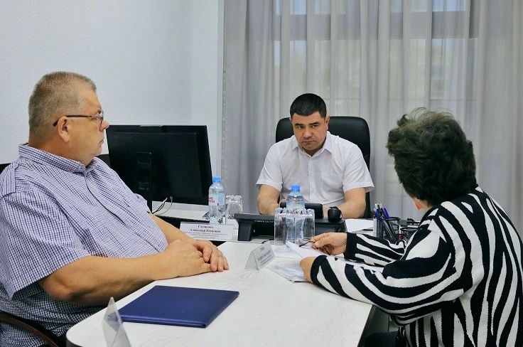 В УМВД России по ХМАО – Югре начальник полиции совместно с представителем общественности провел прием граждан