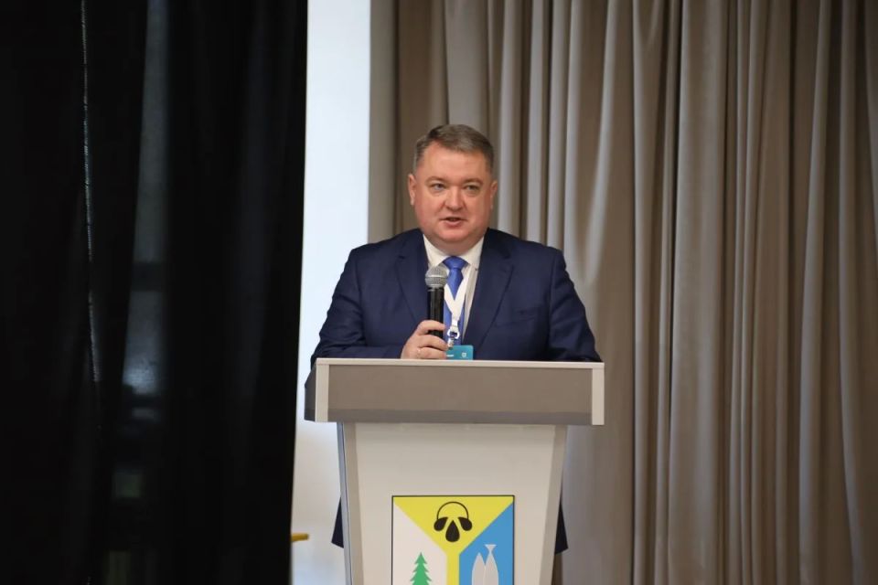 В Нижневартовске состоялся экологический форум «Устойчивое развитие территорий: природа, бизнес, власть», инициированный компанией СИБУР В Нижневартовске состоялся экологический форум «Устойчивое развитие территорий: природа, бизнес, власть», инициированный компанией СИБУР