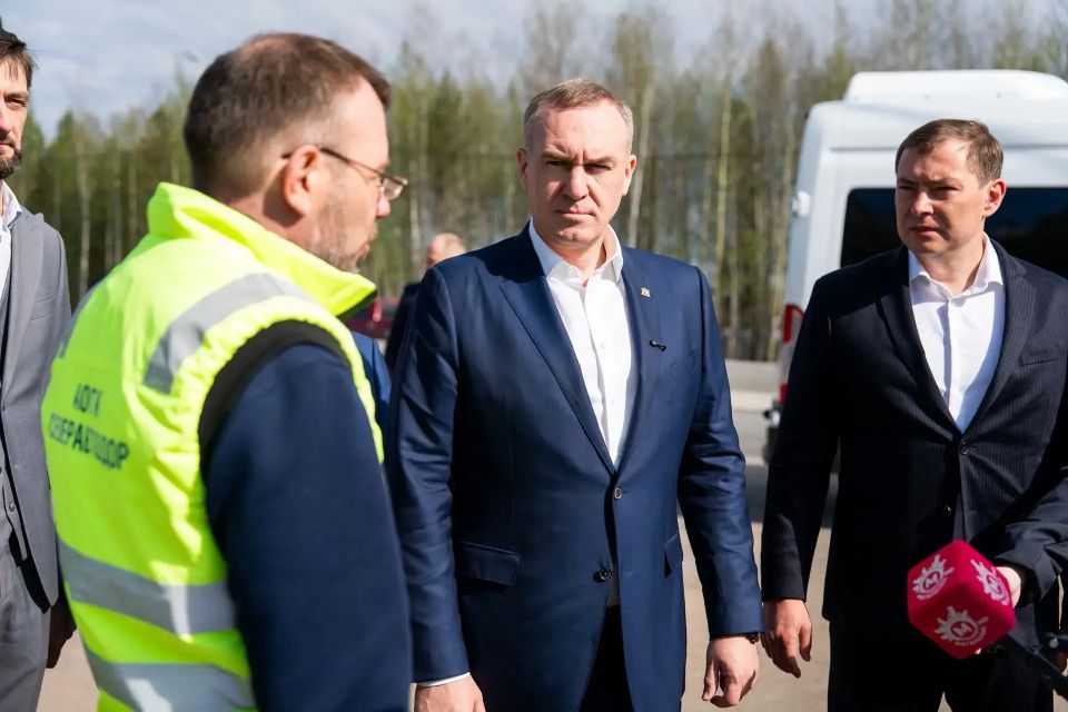 Губернатор Югры проинспектировал ход выполнения дорожных работ на трассе Нижневартовск – Радужный