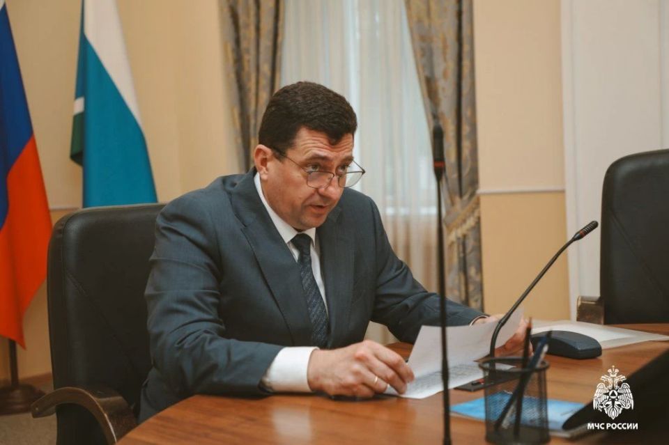 Начальник Главного управления МЧС России по Югре Петр Кугуй встретился с выпускниками Уральского института ГПС МЧС России