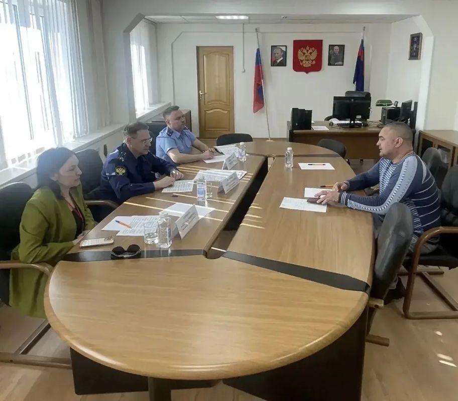 Заместитель прокурора. автономного округа Александр Чернышев провел личный прием жителей г.Когалыма Заместитель прокурора. автономного округа Александр Чернышев провел личный прием жителей г.Когалыма