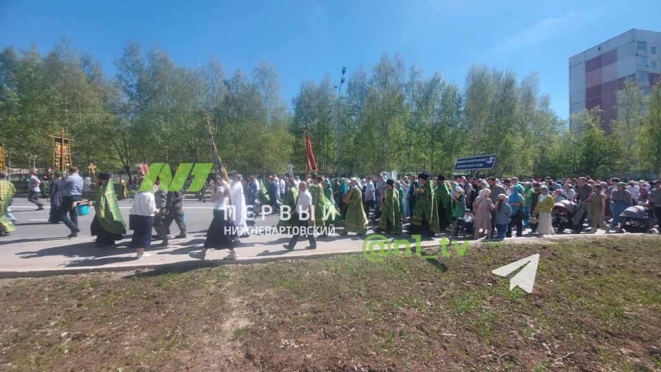 Крестным ходом прошли православные вартовчане в день Святой Троицы Крестным ходом прошли православные вартовчане в день Святой Троицы