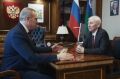 Глава Югры Руслан Кухарук поздравил с днем рождения Александра Филипенко