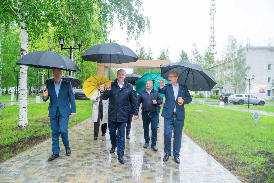 Руслан Кухарук: Сегодня работаю в Урае, с главой города Тимуром Раисовичем Закирзяновым осмотрели ряд объектов Руслан Кухарук: Сегодня работаю в Урае, с главой города Тимуром Раисовичем Закирзяновым осмотрели ряд объектов