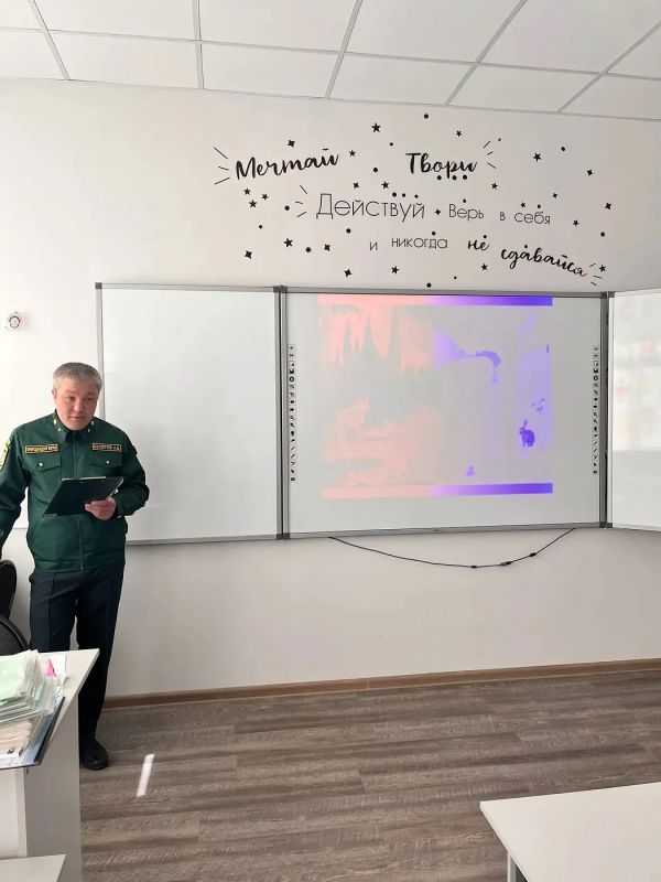 Накануне летних каникул. 21.05.2026 в Муниципальном бюджетном общеобразовательном учреждении средняя общеобразовательная школа с углубленным изучением отдельных предметов № 6 города Урай с учениками первого класса... Накануне летних каникул. 21.05.2026 в Муниципальном бюджетном общеобразовательном учреждении средняя общеобразовательная школа с углубленным изучением отдельных предметов № 6 города Урай с учениками первого класса...
