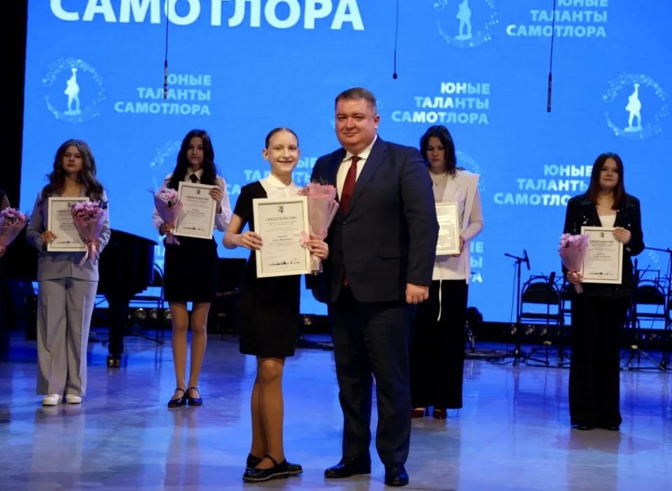 Уважаемые нижневартовцы! Дорогие ребята! Сердечно поздравляю с Международным днём защиты детей! Уважаемые нижневартовцы! Дорогие ребята! Сердечно поздравляю с Международным днём защиты детей!