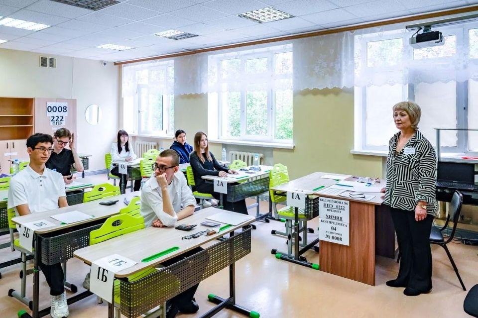 Более 3000 югорских школьников сдают сегодня ЕГЭ Более 3000 югорских школьников сдают сегодня ЕГЭ