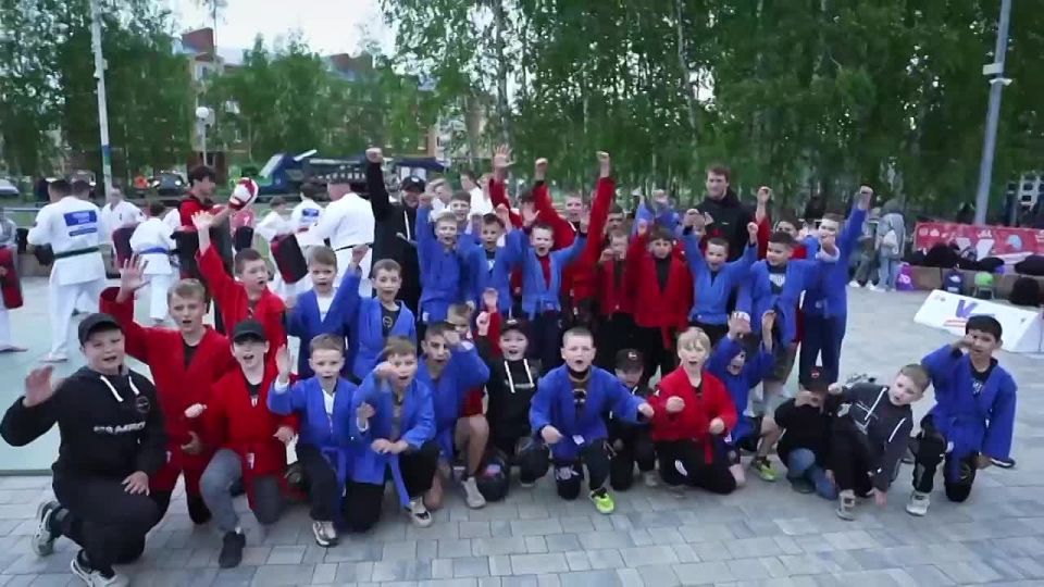 Руслан Кухарук: По-настоящему вдохновляющий день провел на окружном Фестивале детства и юности «Движения Первых», который в этом году проходит в Урае
