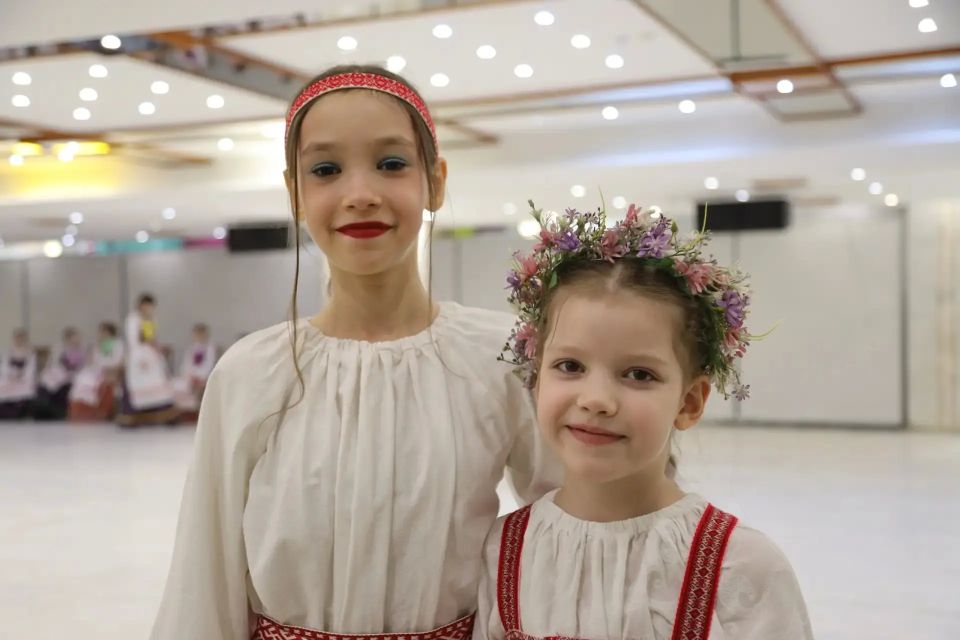 Уважаемые нижневартовцы! Дорогие ребята! Сердечно поздравляю с Международным днём защиты детей! Уважаемые нижневартовцы! Дорогие ребята! Сердечно поздравляю с Международным днём защиты детей!