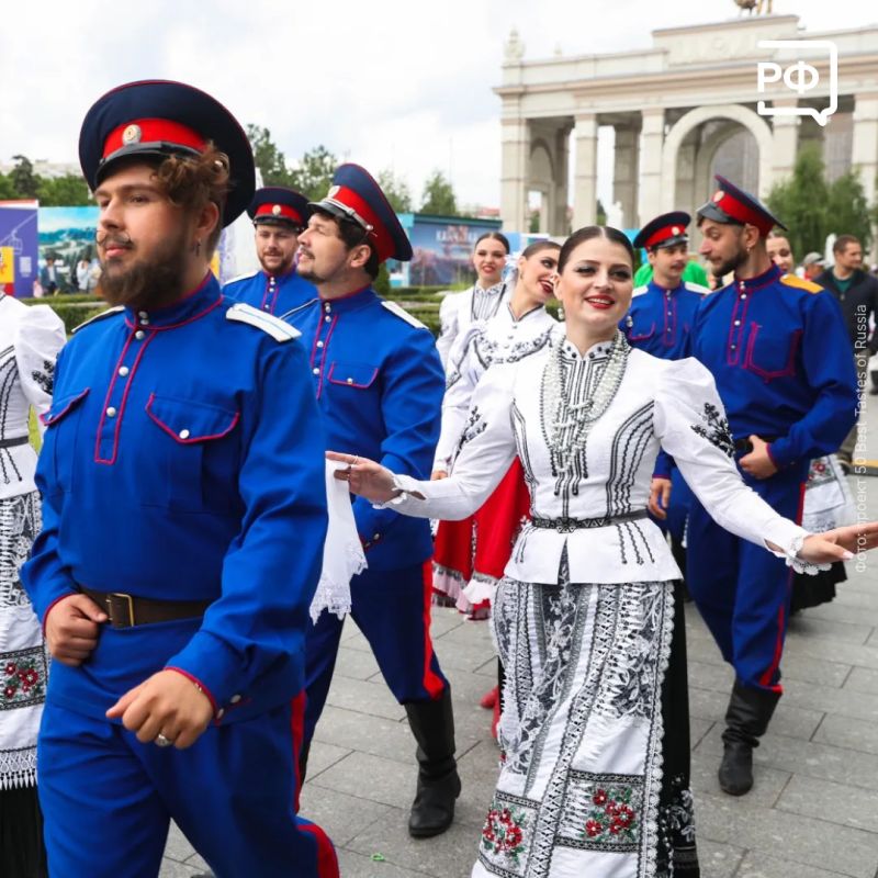 Выиграть приз: билет на экскурсию или даже путешествие, смастерить китайского воздушного змея и попробовать необычные блюда — всё это можно сделать на Международном туристическом форуме «Путешествуй» Выиграть приз: билет на экскурсию или даже путешествие, смастерить китайского воздушного змея и попробовать необычные блюда — всё это можно сделать на Международном туристическом форуме «Путешествуй»