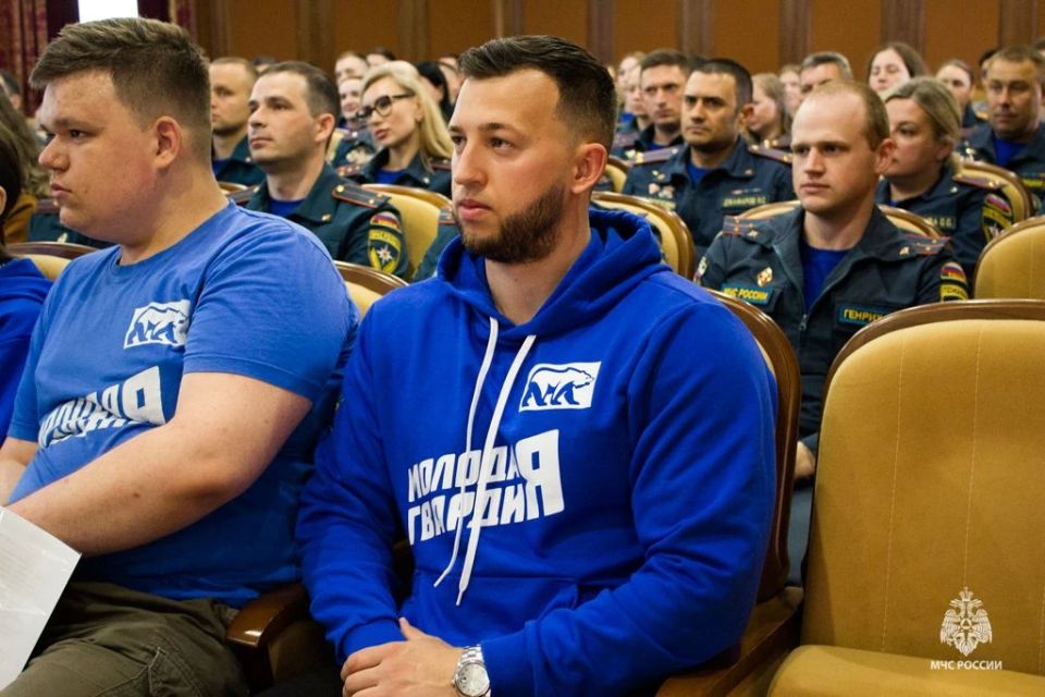 Главное управление МЧС России по Югре и «Молодая Гвардия» заключили соглашение о сотрудничестве Главное управление МЧС России по Югре и «Молодая Гвардия» заключили соглашение о сотрудничестве