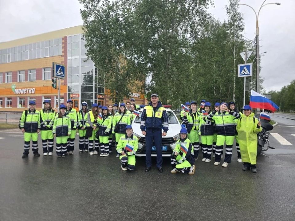 Госавтоинспекторы и народная дружина на Международном фестивале "Движение Первых": праздник безопасности и детства Госавтоинспекторы и народная дружина на Международном фестивале "Движение Первых": праздник безопасности и детства